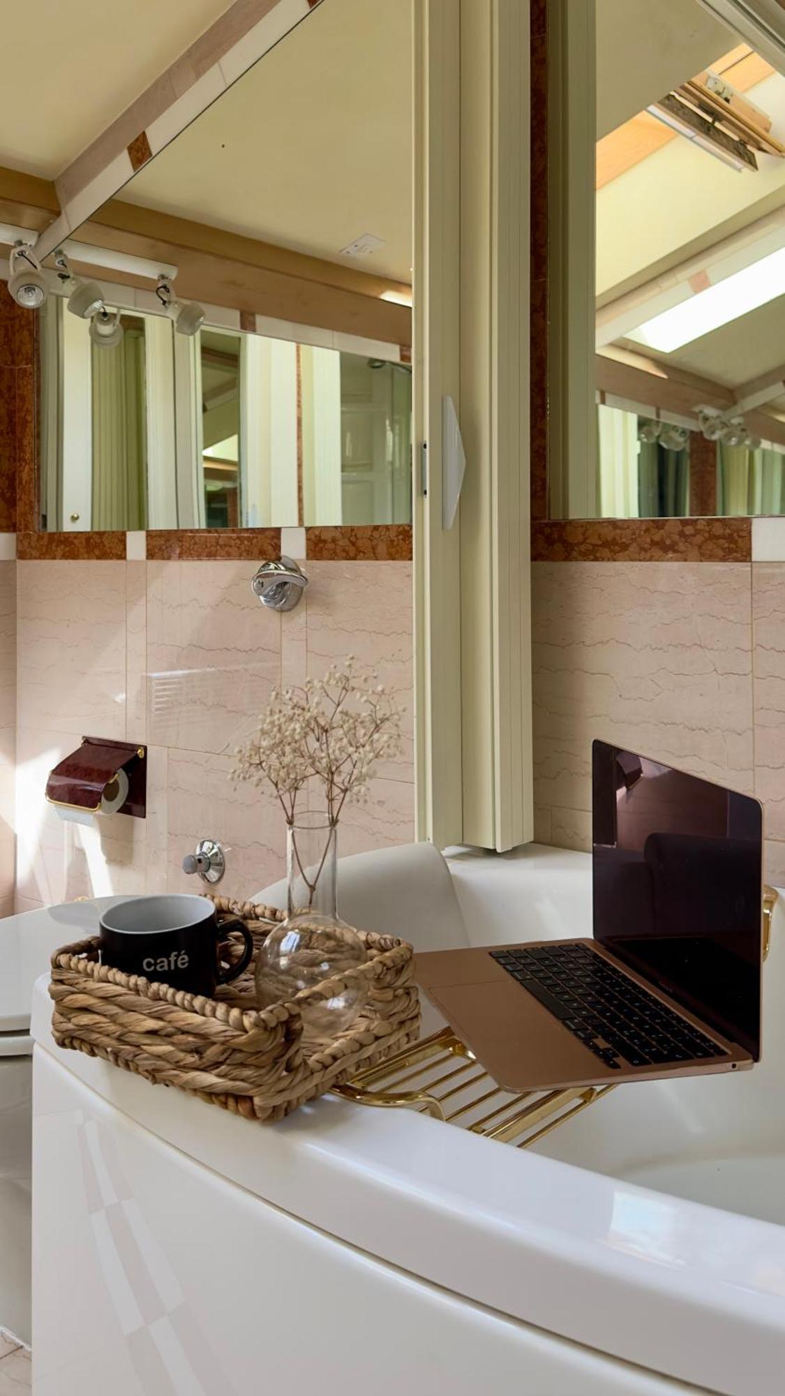 L'Echelle Rouge Aparthotel Cannes Ruang foto